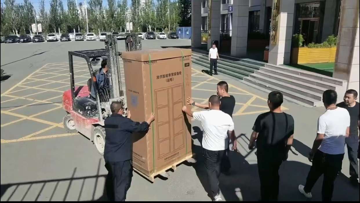 智能单警装备柜.jpg