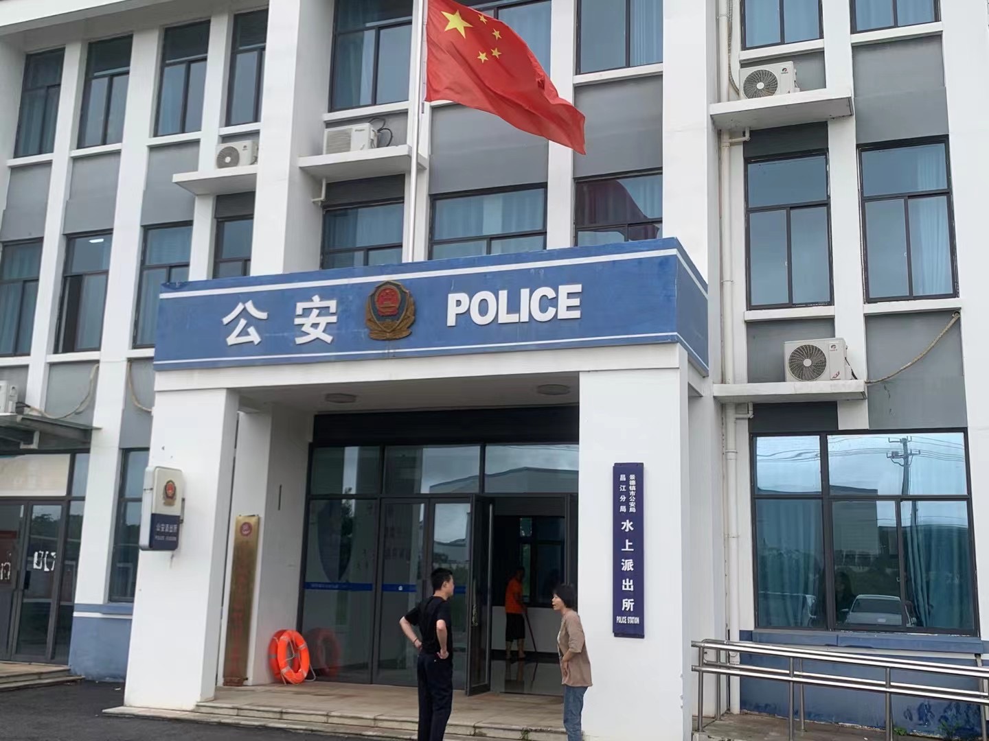 智能装备室.jpg