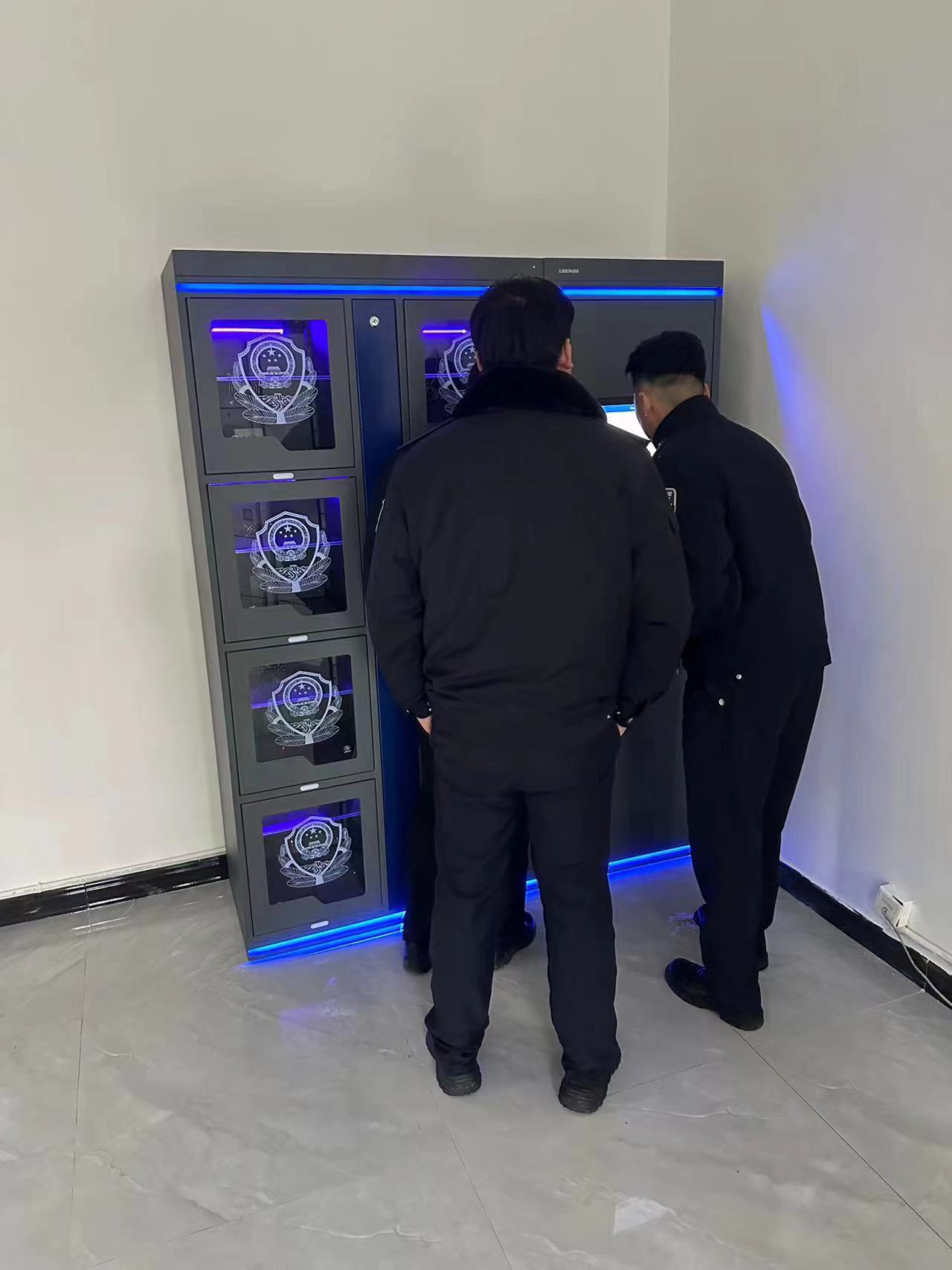 智能单警装备柜